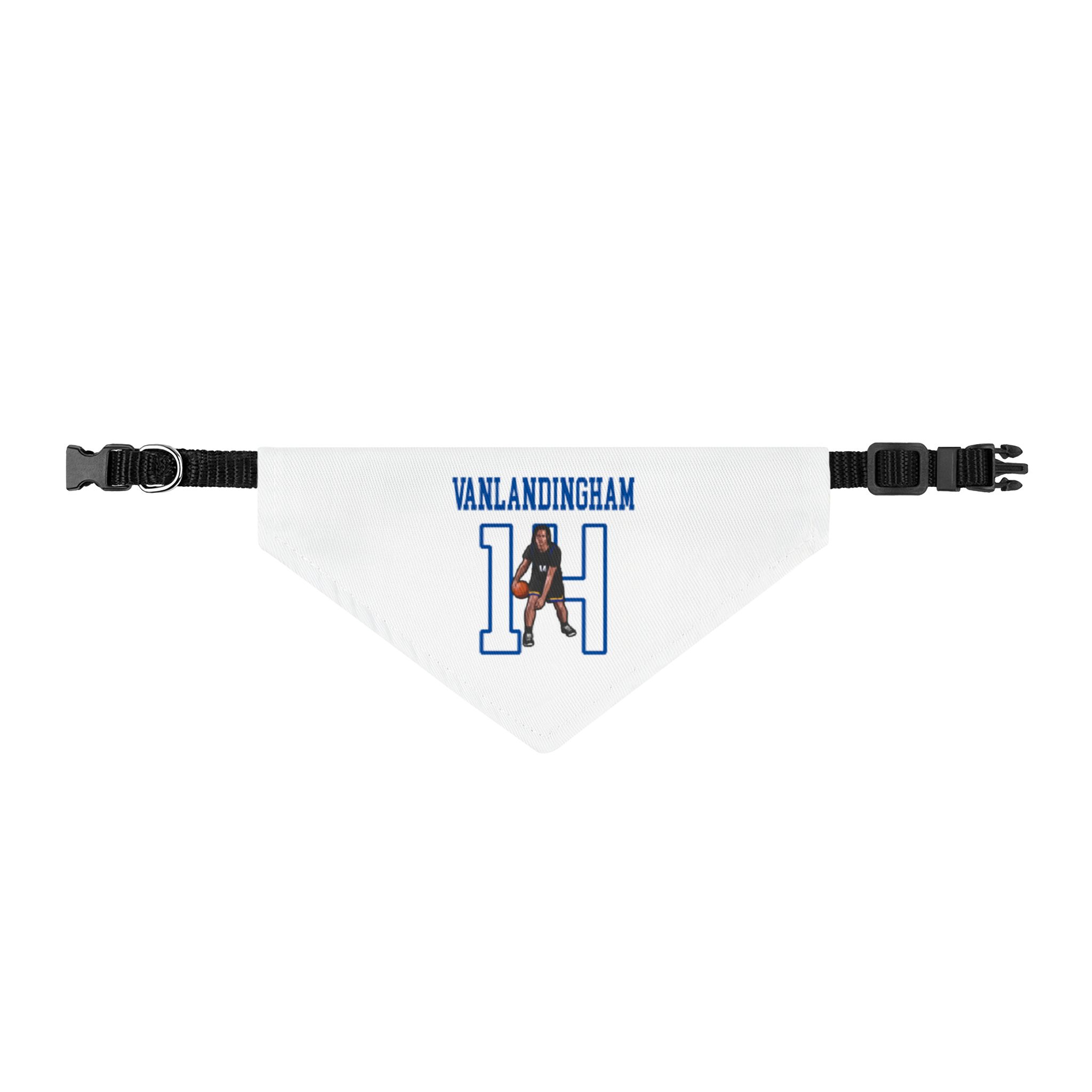 Pet Bandana — character_shirsey in Classic